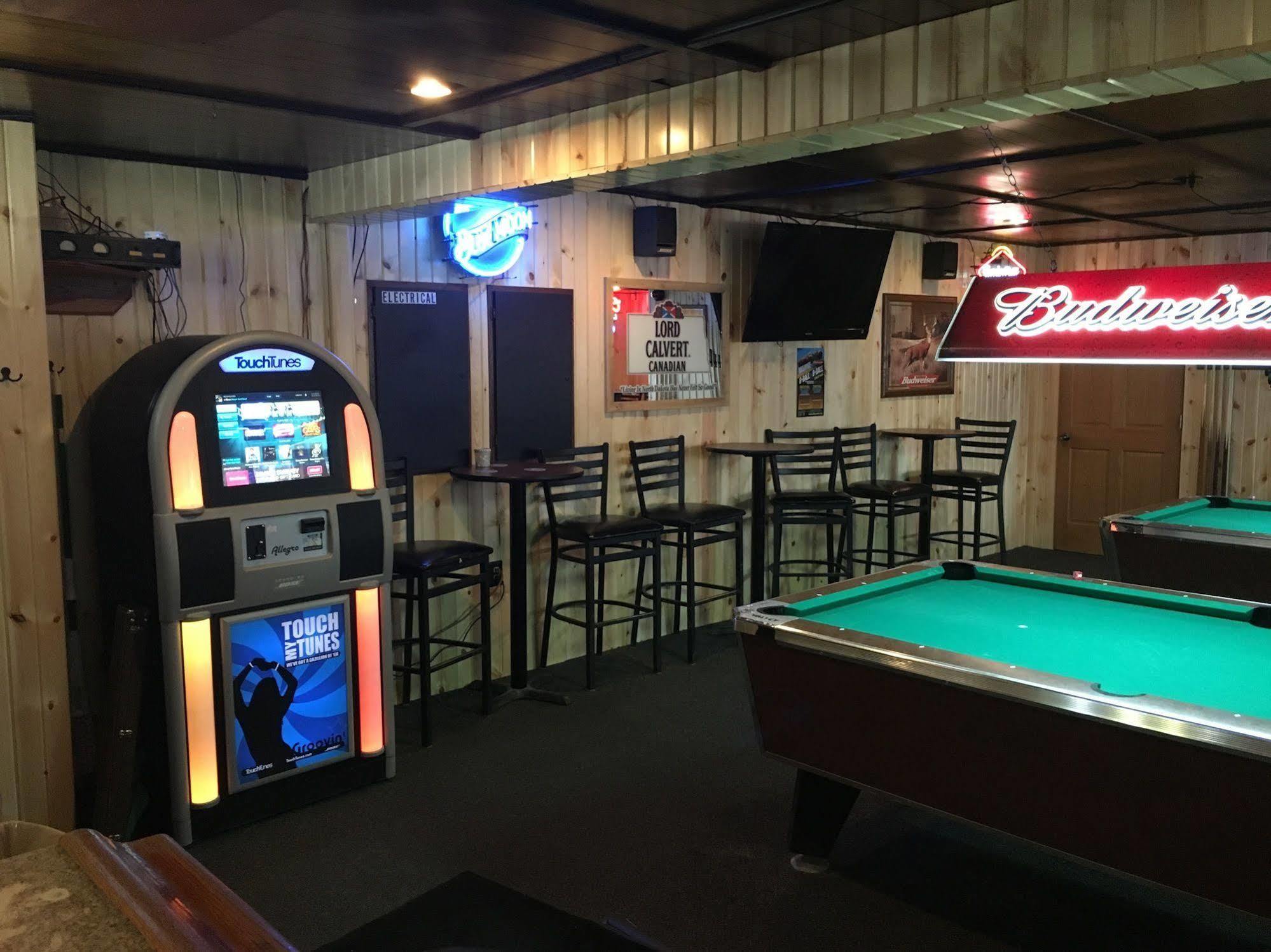 Colonial Motel And Rv Park Mandan 外观 照片